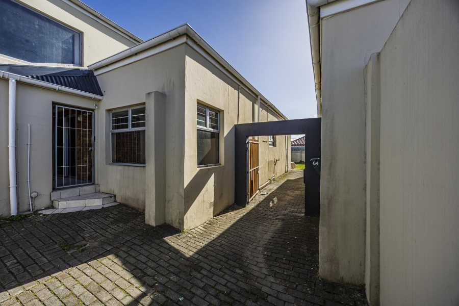 6 Bedroom Property for Sale in Quigney Eastern Cape